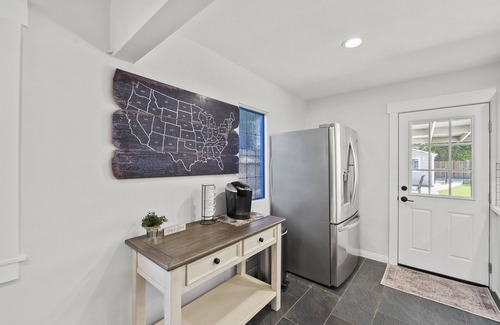 Newhall House | Magic Mountain 4 Bedroom 3 Bath Escape Modern Home