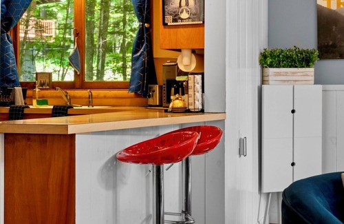 Londonderry Ski Chalet | Magic Mt Getaway < 30m to Stratton, Bromley, Okemo, & Parks!