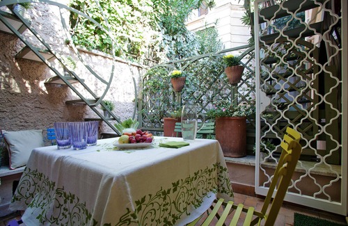 Rione III Colonna Apartment | Magic Terrace Apartment on the Spanish Steps - Special offer