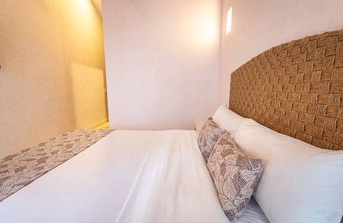 Centro Hotel | Magica Room @Walled City with hot water