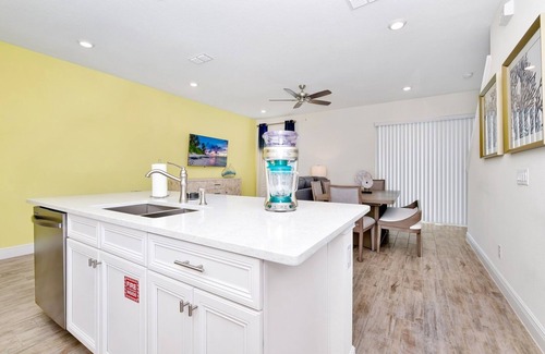 West Kissimmee House | Magical 2-bedroom townhome with waterviews and Disney fireworks