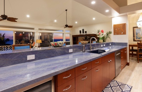 Kamuela House | MAGICAL 5-star OCEAN, Kohala Coastline, 4 Volcano Mtn Views, Private Pool & Spa