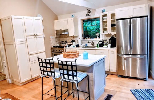 Katama House | Magical Beach HousenPet Friendly!nSwim Spa/JacuzzinClose to Town/South Beach