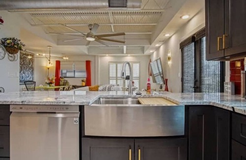 Midtown Apartment | Magical Condo in Midtown!