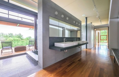 Great Barrington House | Magical Country Retreat in the Berkshires, 10min from ski slopes.