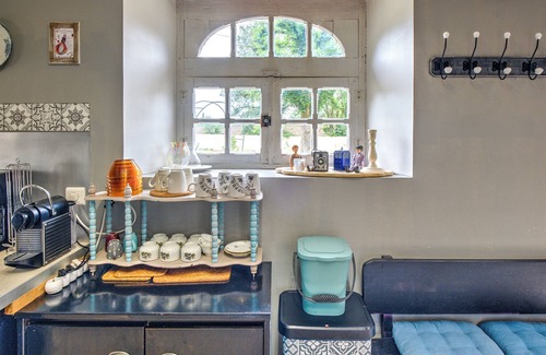 Sainte-Sabine-Born House | Magical Stay at the Magicogîte – Harry Potter, with Shared Pool and Air Conditioning