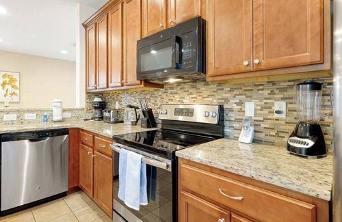 West Kissimmee House | Magical Getaway Near Disney I Pool and Fun Room