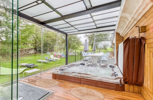 Chierry House | Magical & historic gîte 65 pers. Cousinades-Seminars-Weddings, .