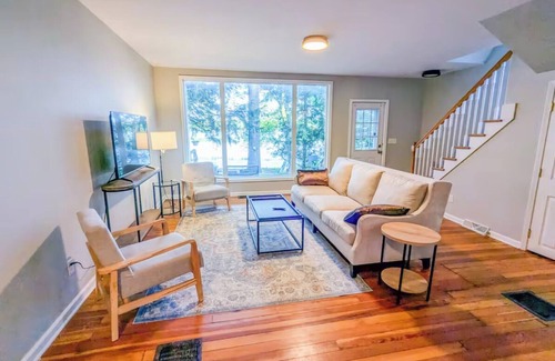 Kendall Cottage | Magical Lake House - Saugatuck