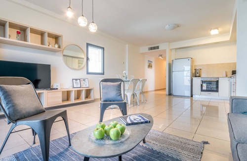 Nachlaot Apartment | Magical Penthouse - Center of Jerusalem - 9 people