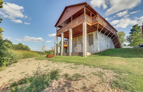 Pineville Cottage | Magical Pineville Oasis: Gas Grill & Scenic Deck!