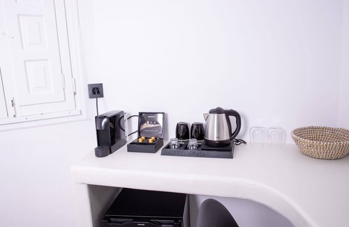 Finikia Villa | Magical Santorini Villa | 1 Bedroom | Honeymoon Suite | Beautiful Sea Views &.