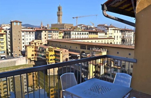 Oltrarno Apartment | Magical terrace on the Ponte Vecchio