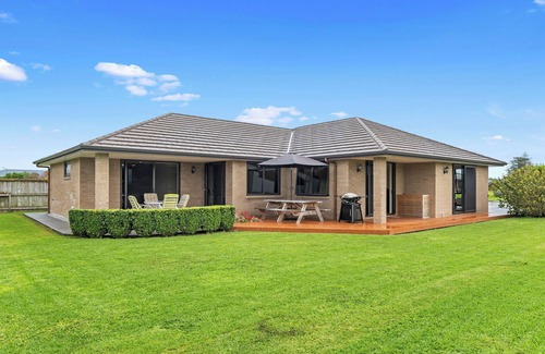 Waipu House | Magical Waipu - Central Family Holiday Home