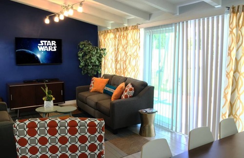 Hermosa Village House | Magicway Villas + Star Wares House + Close Walk To Disneyland