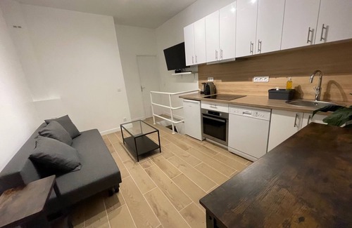 Necker Apartment | Maginfique Mathurin Metro Volontaire apartment