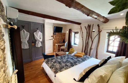 Saint-Andre-de-Majencoules House | MAGNIFICENT PROPERTY IN THE CEVENNES NATIONAL PARK HEATED SWIMMING POOL JACUZZI