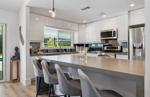 Magnesia Falls Cove House | Magnesia Falls Cove, Newly Remodeled, Large Yard, Pool, Spa, Fire Feature, Mountain Views