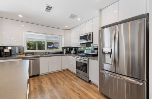 Magnesia Falls Cove House | Magnesia Falls Cove, Newly Remodeled, Large Yard, Pool, Spa, Fire Feature, Mountain Views