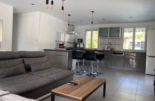 Saint-Mitre-les-Remparts Villa | Magnifique Villa Avec Piscine 10x6m