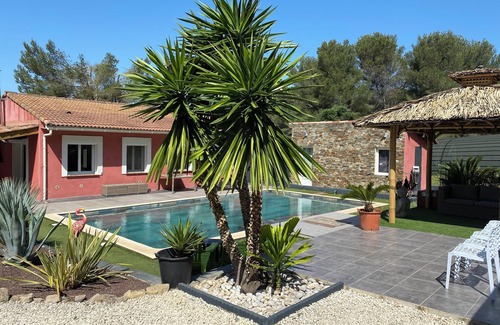 Saint-Mitre-les-Remparts Villa | Magnifique Villa Avec Piscine 10x6m