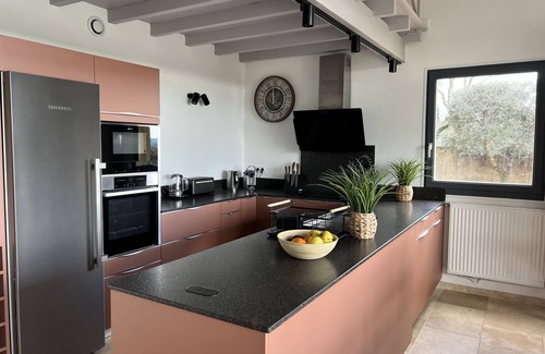Saint-Quentin-la-Poterie Villa | Magnificent 10-person villa with lagoon pool and panoramic view.