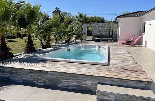 Fargues-Saint-Hilaire Villa | Magnificent contemporary with heated spa 15 min from Bordeaux center.
