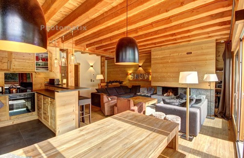 Le Serre Barbin Apartment | Magnificent 14-room apartment in chalet, south-facing terrace, fireplace