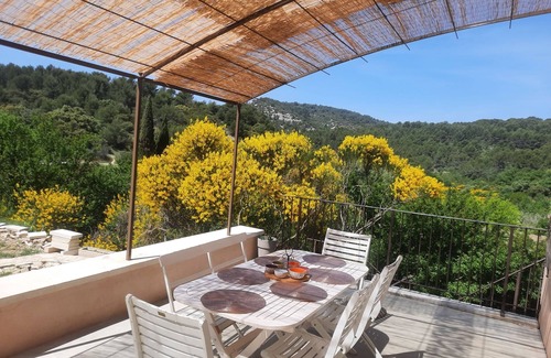 Le Barroux Villa | Magnificent 4-bedroom Provencal country house with swimming pool 4 stars