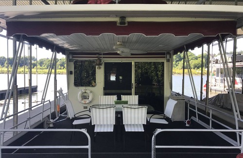 Downtown Knoxville Boat Rental | Magnificent 70' Houseboat with Roof Top Party Deck Walking Distance to DT Knox