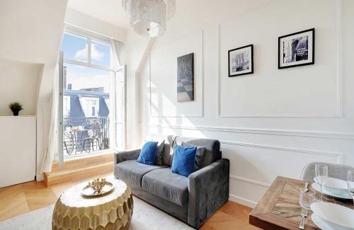 Faubourg-du-Roule Apartment | Magnificent apartment -1BR-4P- Champs-Élysées