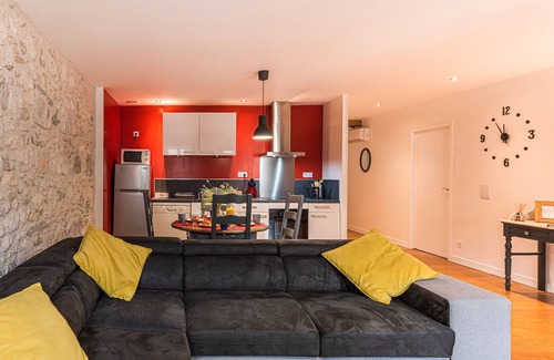 Nerac Apartment | Magnificent apartment facing the Château Henri IV