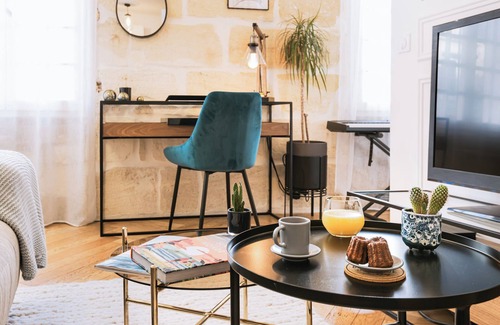 Saint-Michel Apartment | Magnificent Apartment for 2 in the City Centre