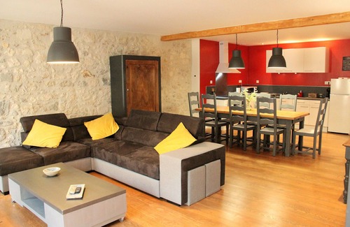 Nerac Apartment | Magnificent apartment - Le loft Henri IV- facing the Château Henri IV