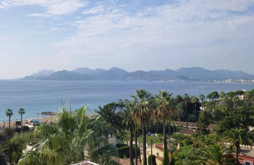 Cannes Apartment | MAGNIFICENT APARTMENT RENOVATED CANNES, 52m2,100 M FROM THE BEACH, CLIM, PARKING,