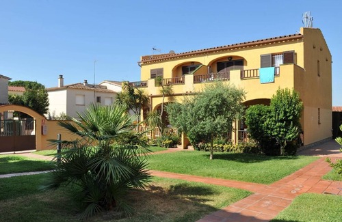 L'Escala Apartment | Magnificent apt. with terrace, solarium, barbecue, own wifi, a/c and swimming pool.