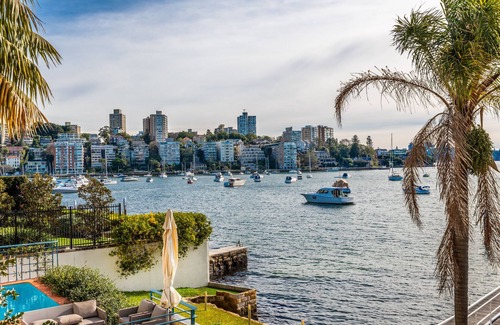Double Bay Apartment | Magnificent Art Deco Waterfront apartment on the edge of Redleaf Beach