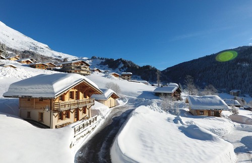 La Giettaz Ski Chalet | Magnificent Chalet with spa 3 bedrooms 6 to 8 people