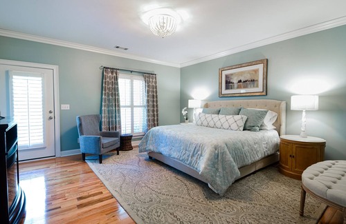 Aiken House | Magnificent Charleston style home located in historic downtown Aiken.