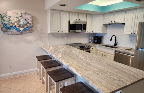 Stuart Condo | Magnificent comfortable 3rd floor ocean view/beachfront condo