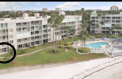 St. Petersburg Condo | MAGNIFICENT CONDO WITH SPARKLING WATER VIEWS -SUPERIOR LOCATION WITH ZERO STEPS