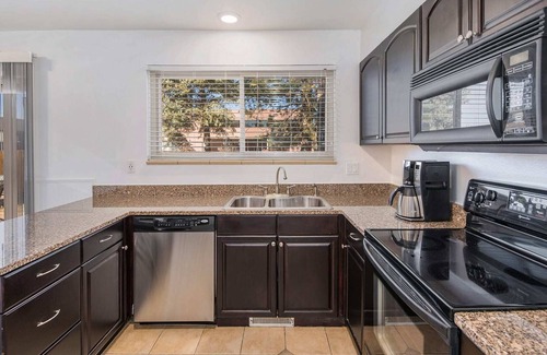 Southeast House | Magnificent Denver Townhome|Master Bedroom|Sleep 8