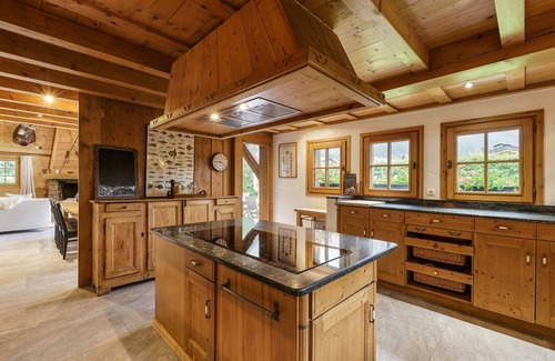 Chamonix City Centre Ski Chalet | Magnificent Chalet Valhalla 5*, central Chamonix