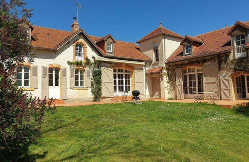 La Motte-Saint-Jean House | Magnificent property for rent 300m², sleeps 13 South Burgundy