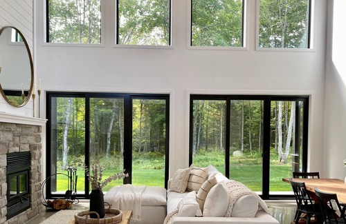 Lac-Brome House | Magnificent home nestled in forest with lake access
