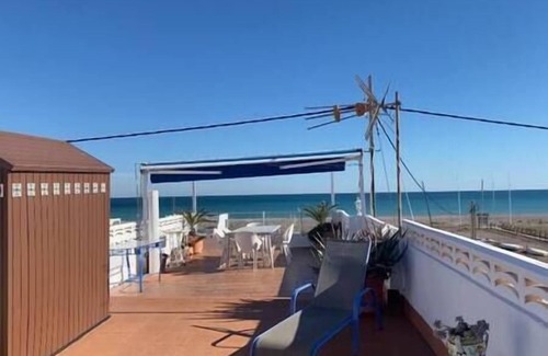 Almarda House | Magnificent house facing the sea