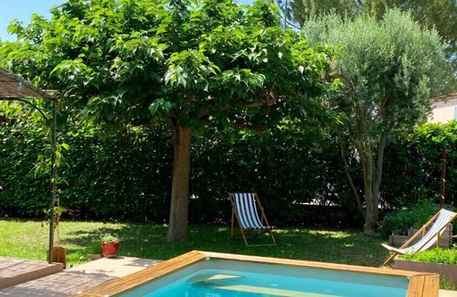 Montfavet House | Magnificent House With Garden And Pool
