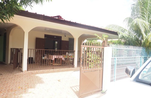Kourou House | Magnificent house with parking space right in front