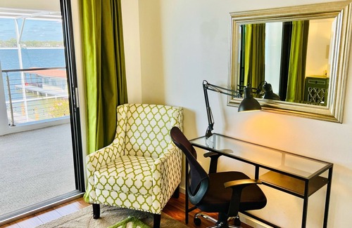 Forest City House | Magnificent Lakefront House Swim/Boat/Relax EV Charger Long term stays OK