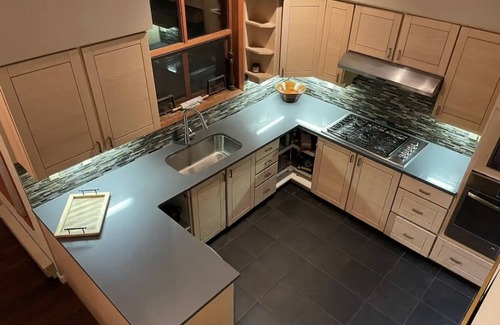 Blueberry Hill Ski Chalet | Magnificent Large 4.5 Bedroom Chalet with Spectacular Views SLEEPS 12
